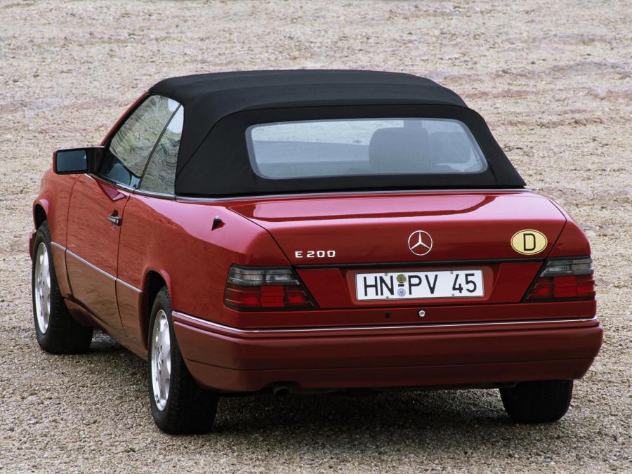  Mercedes-Benz E200 Cabrio 1994 года  (фото 2 из 9)